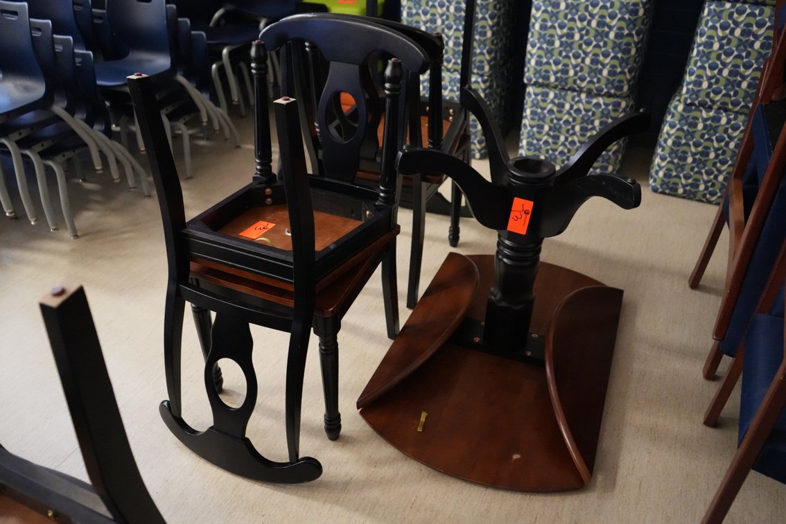 Round Table & Chairs