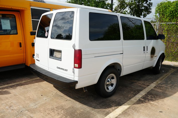Image for 2002 Chevrolet Astro Cargo Van - Will Need to be Towed