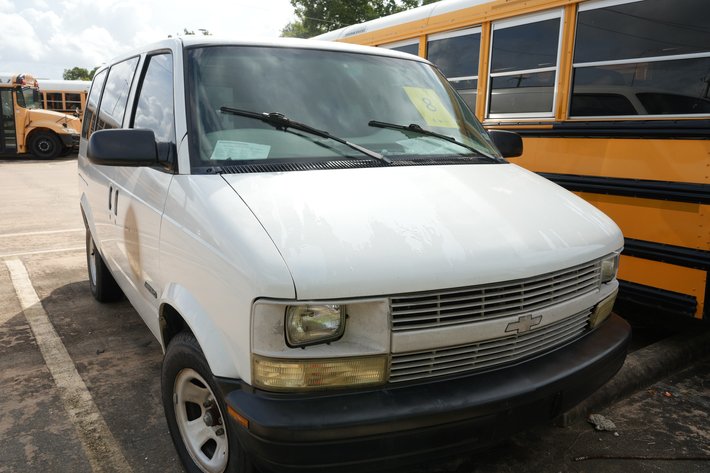 Image for 2002 Chevrolet Astro Cargo Van - Will Need to be Towed