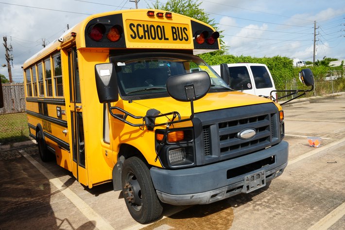 Image for 2015 Ford Thomas Mini School Bus E450 Super Duty