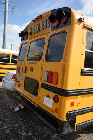 Image for 2014 Chevrolet Thomas 4500 School Bus - Will Need to be Towed