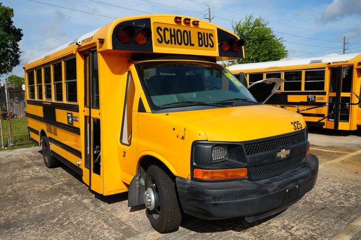 Image for 2014 Chevrolet Thomas 4500 School Bus - Will Need to be Towed