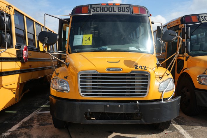 Image for 2016 Thomas School Bus (Wrecked) - Will Need to be Towed
