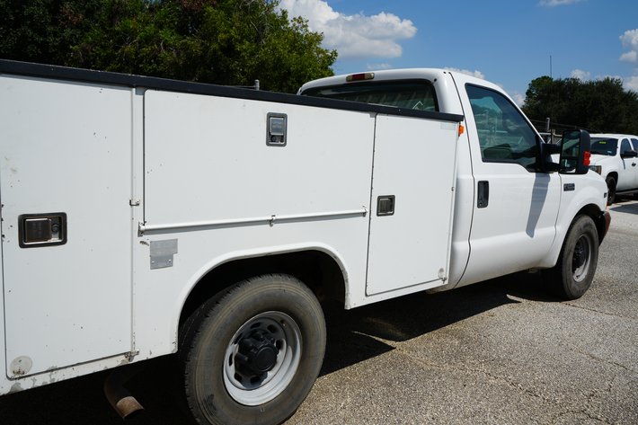 Image for 2001 Ford F250 XL Super Duty Service Truck