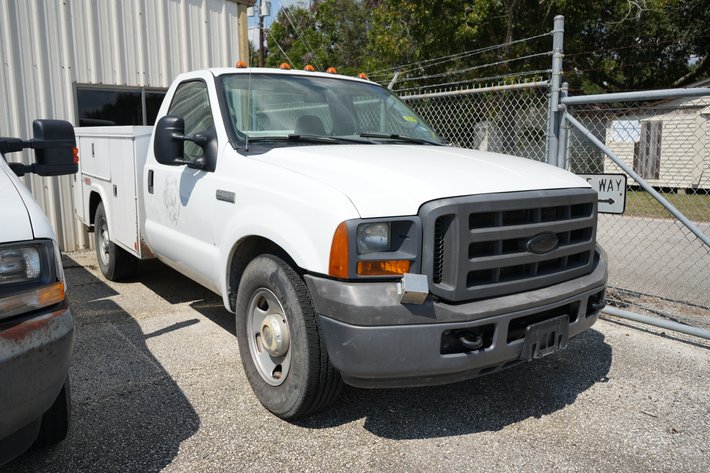 Image for 2005 Ford F350 XL Super Duty Service Truck