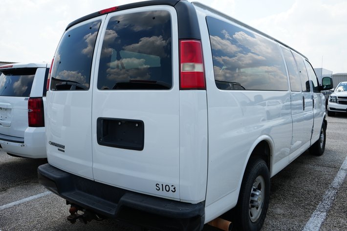 Image for 2014 Chevrolet Express Passenger Van - Will Need to be Towed