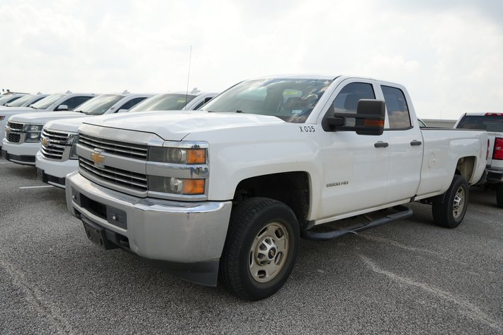 Image for 2018 Chevrolet Silverado 2500HD Crew Cab Pickup