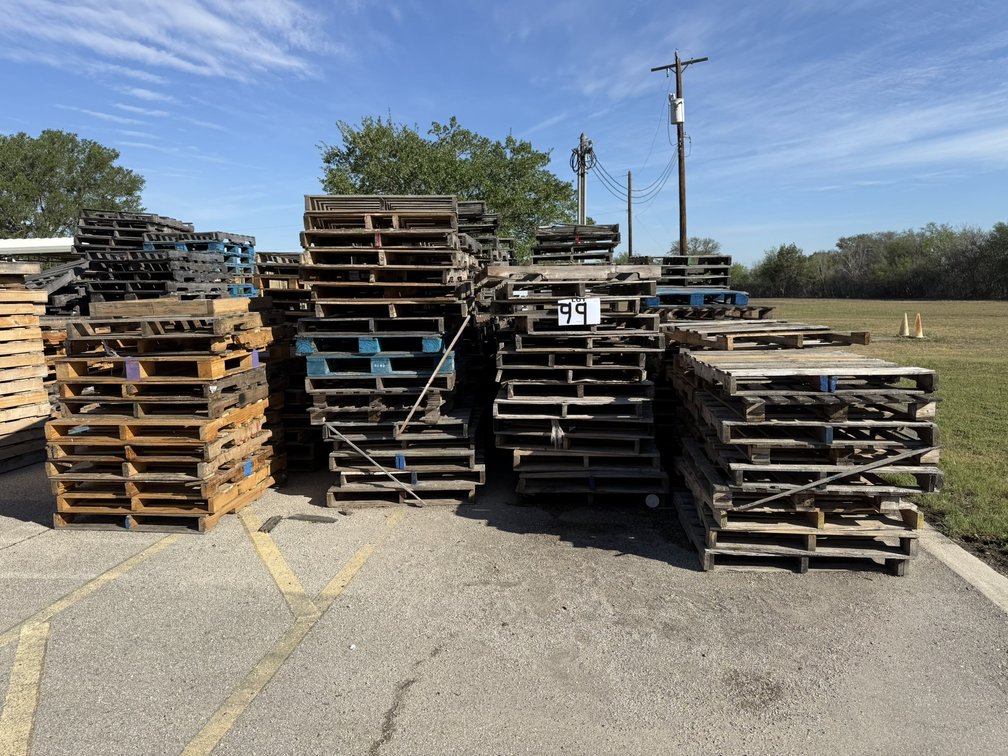 Wood Shipping Pallet Lot