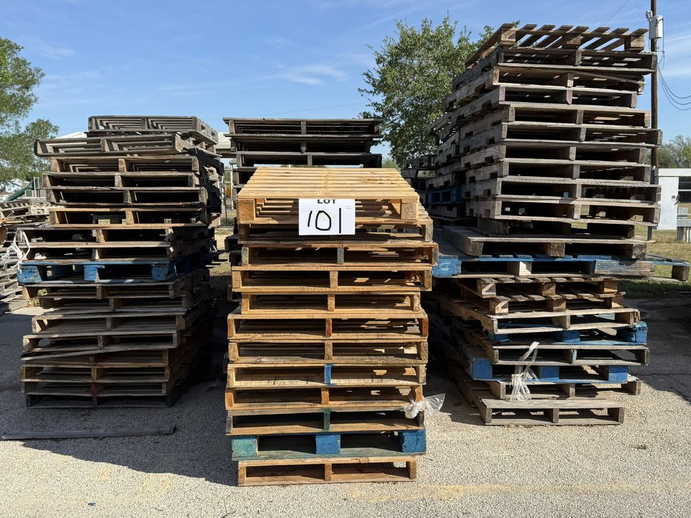 Wood Shipping Pallet Lot