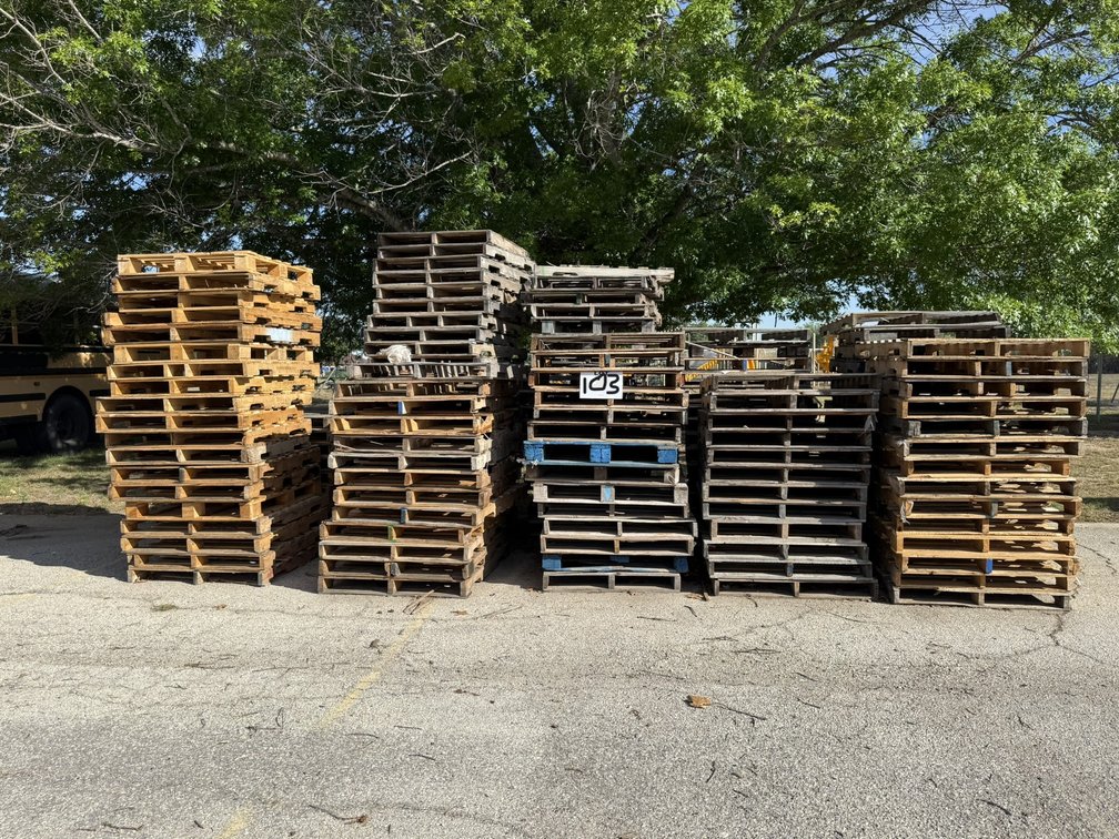 Wood Shipping Pallet Lot