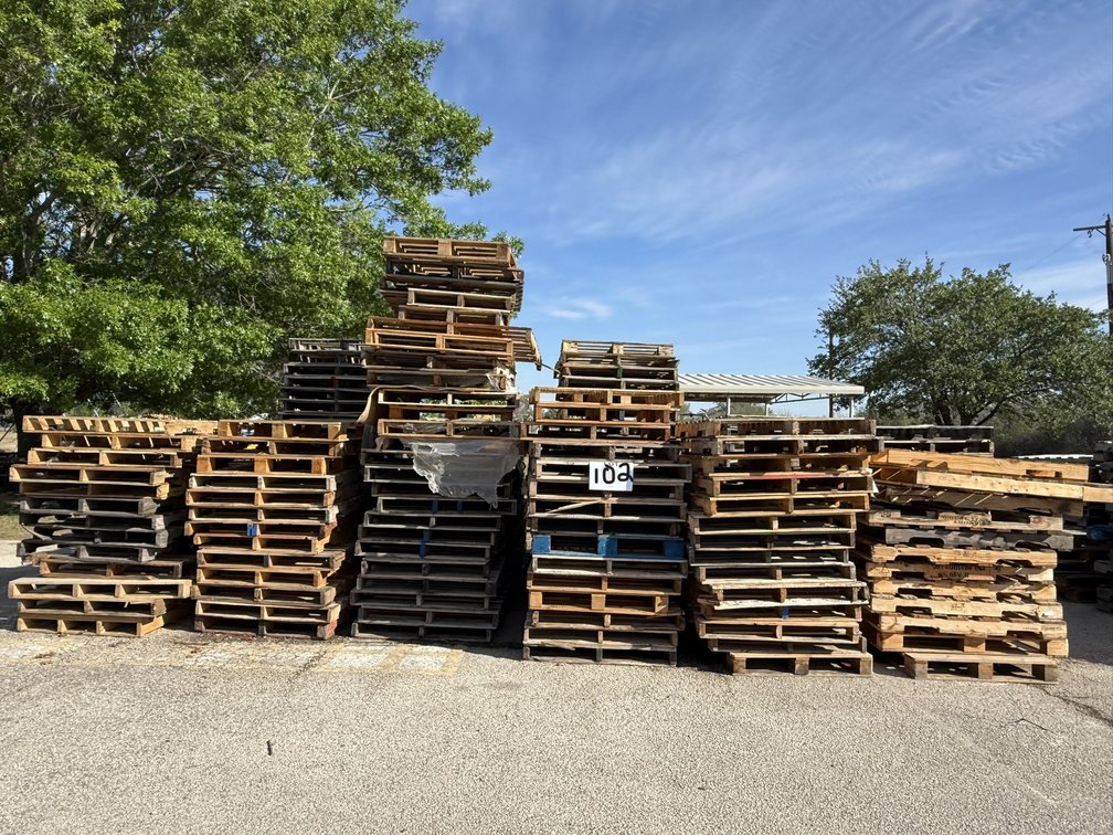 Wood Shipping Pallet Lot