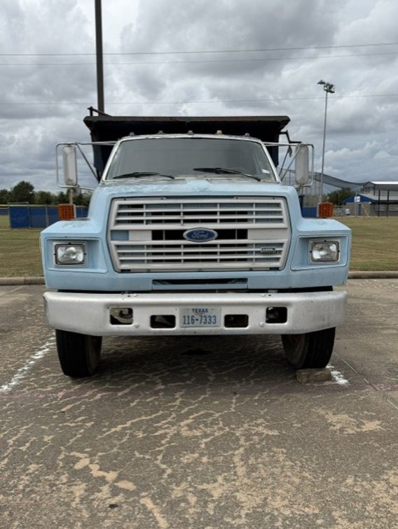 1987 Ford F-700 Dump Truck - Will Need to be Towed