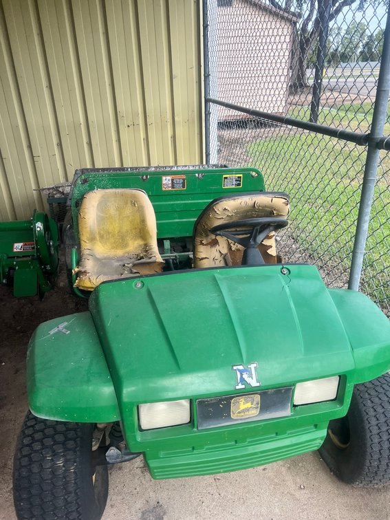 4x2 John Deere Gator