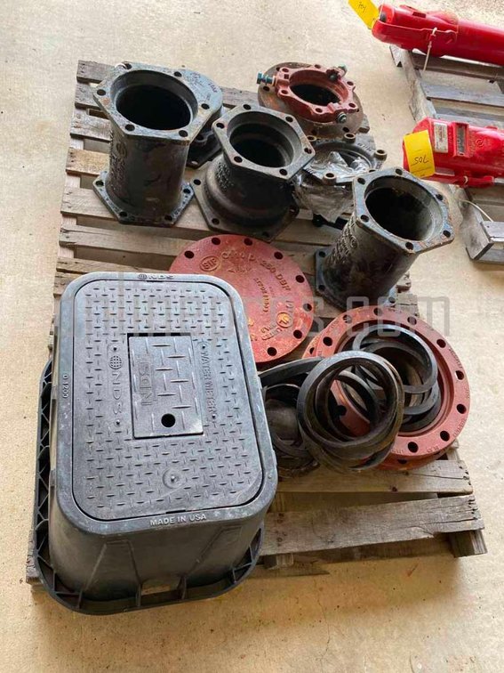 (Lot) Cast Iron Pressure Pipe Fitting & Misc