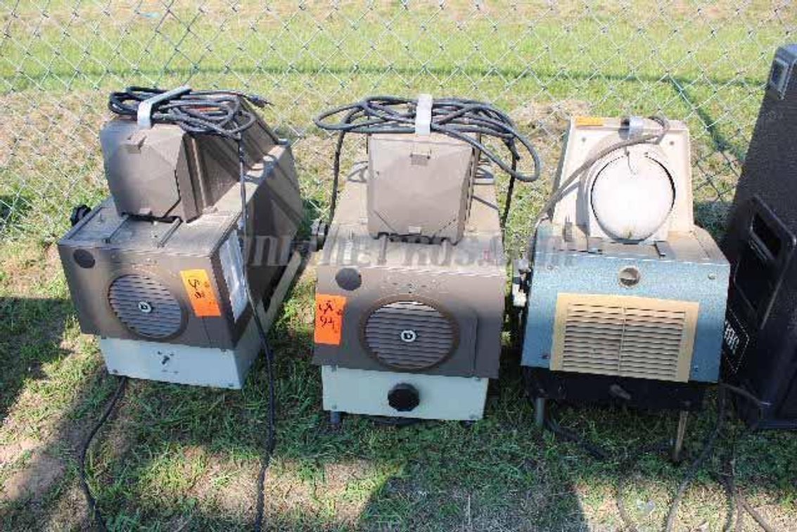 (Lot) Opaque Projectors