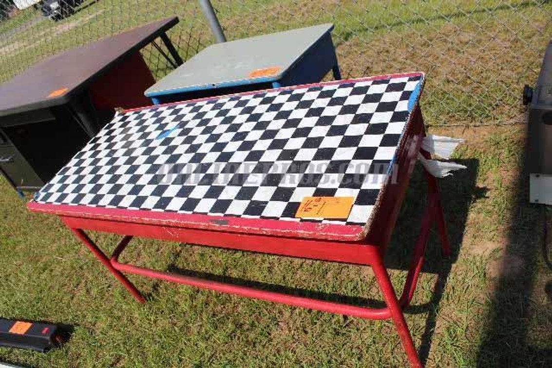 (Lot) Table And Desk
