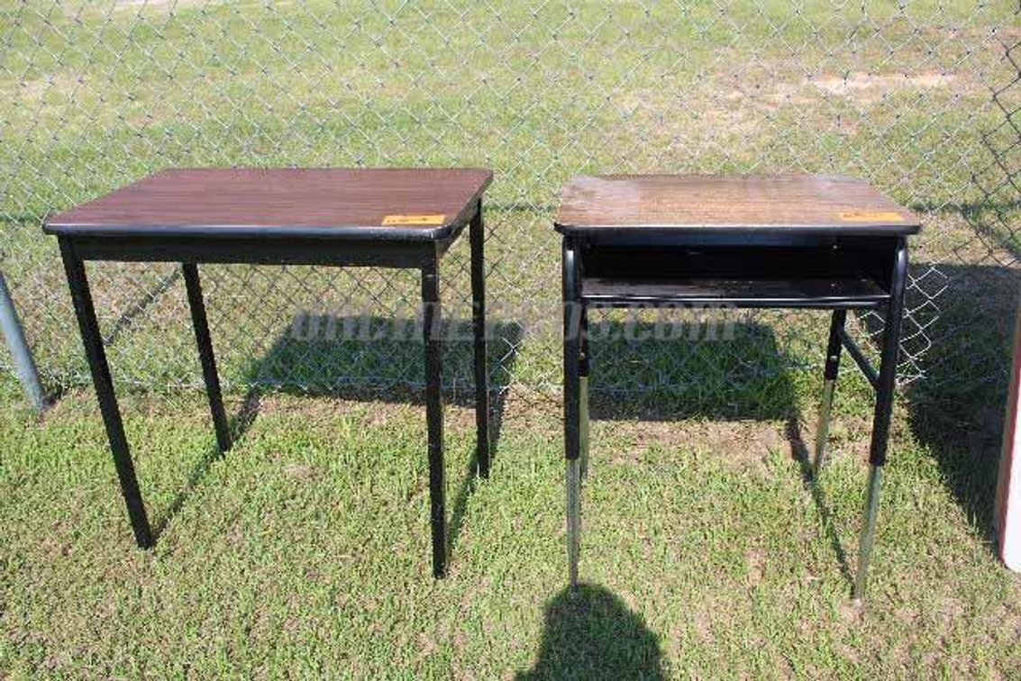 (Lot) Student Desk & Small Table