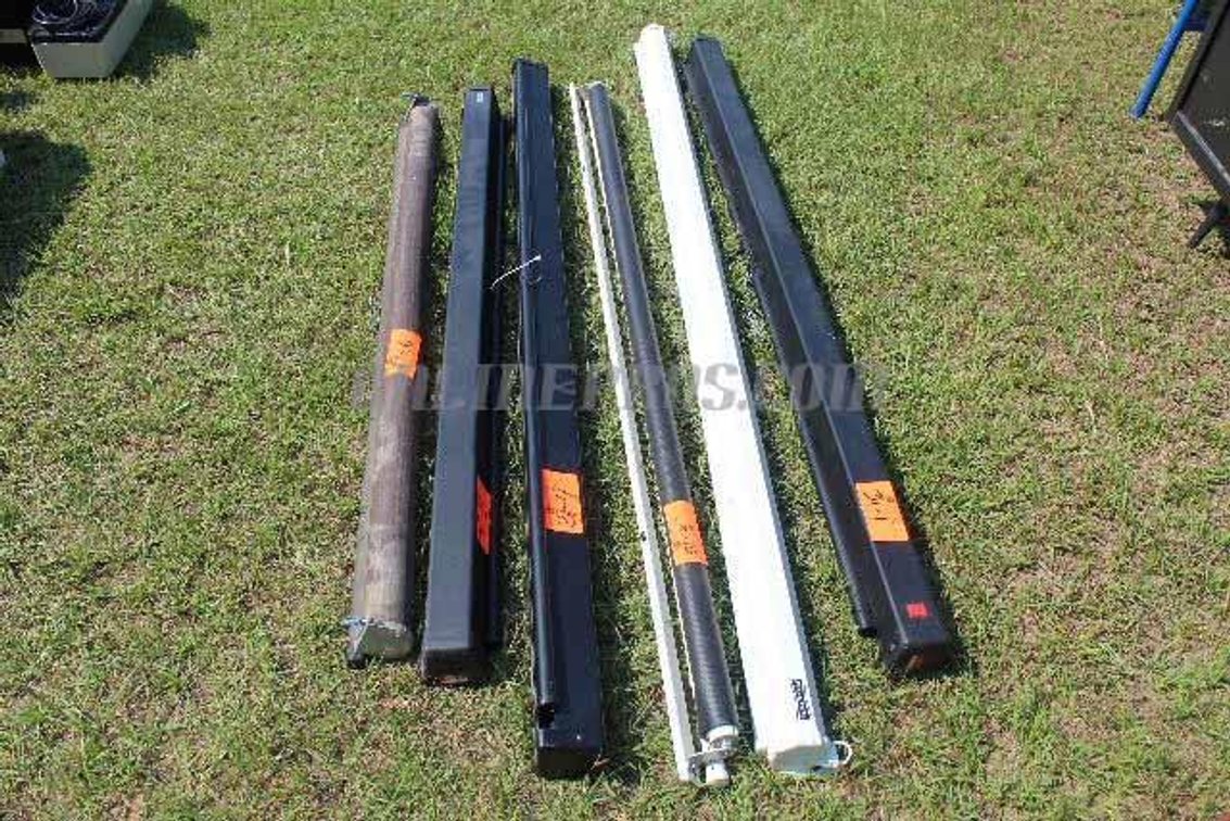 (Lot) Projector Screens