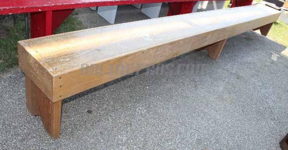 (1) Wood Bench