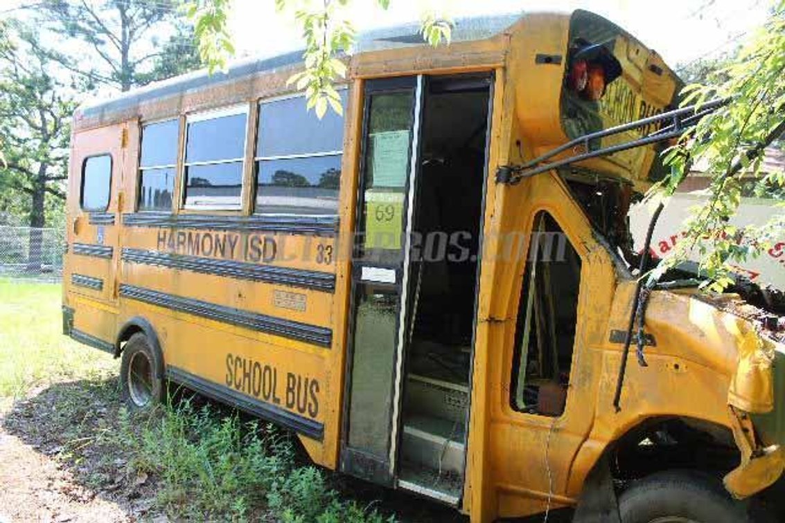 (1) 2006 Ford Bluebird Handy Bus VIN #7295 Will Need To Be Towed