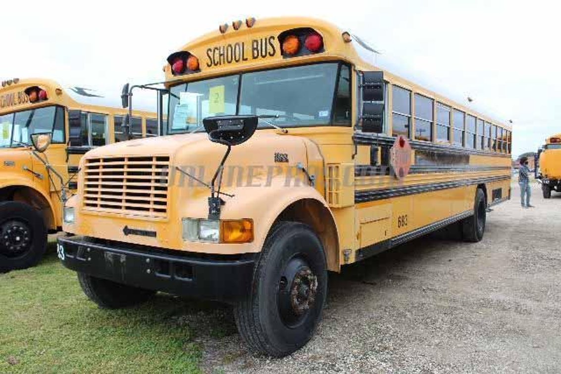 (1) 1998 International Bluebird School Bus Vin #1490