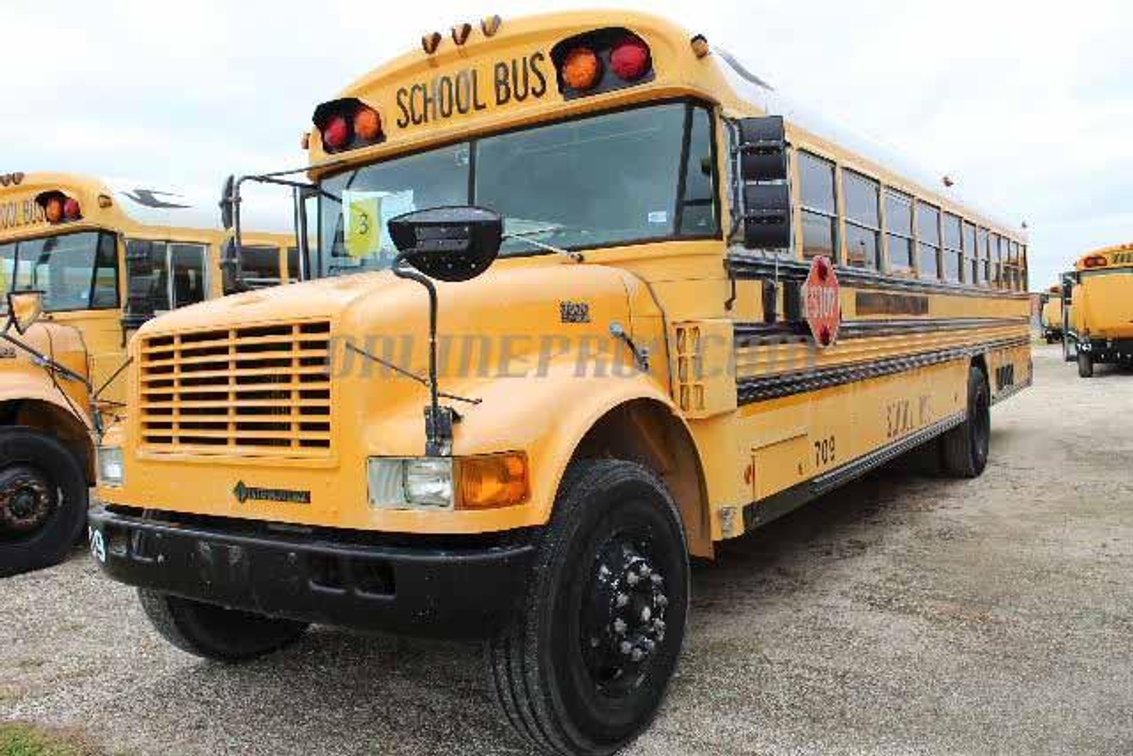 (1) 1998 International Bluebird School Bus Vin #1498