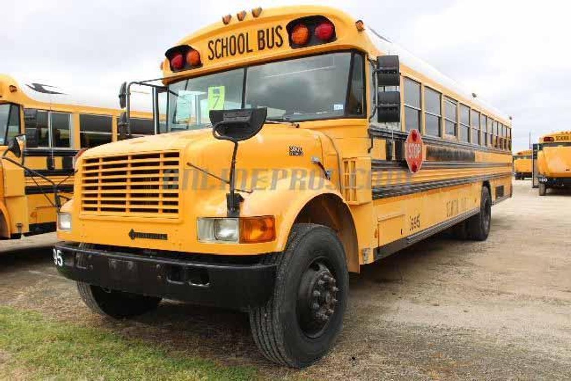 (1) 1998 International Bluebird School Bus Vin #1493