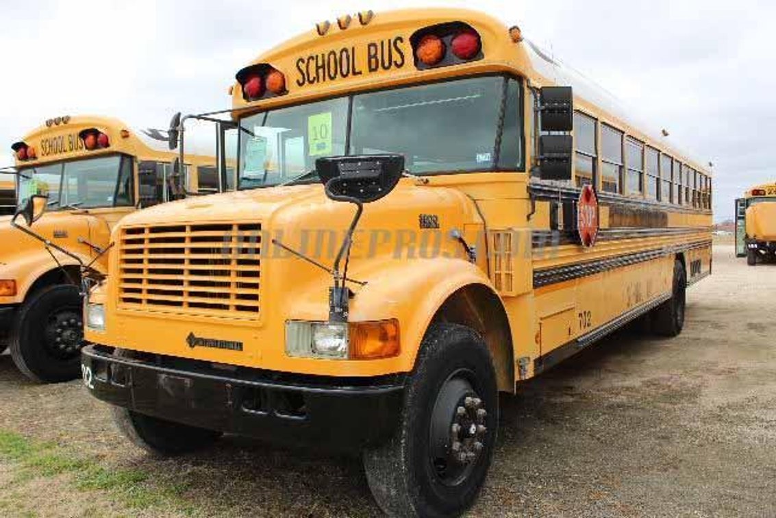 (1) 1998 International Bluebird School Bus Vin #1482