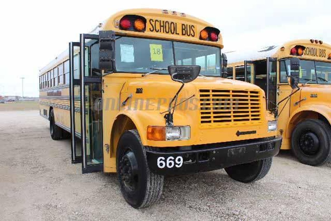 (1) 1997 International Bluebird School Bus Vin #9787