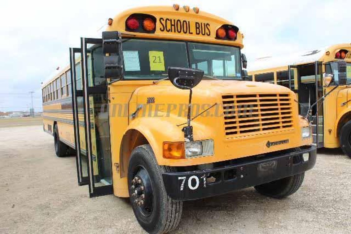 (1) 1998 International Bluebird School Bus Vin #1497