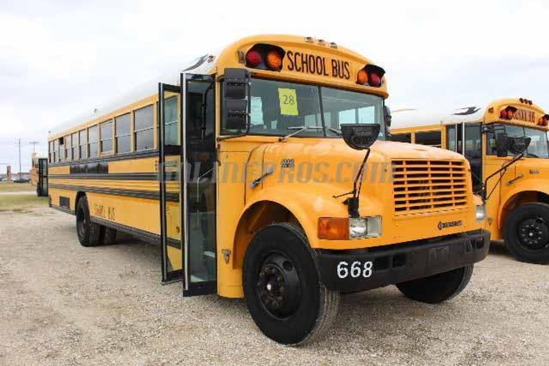 (1) 1997 International Bluebird School Bus Vin #9782