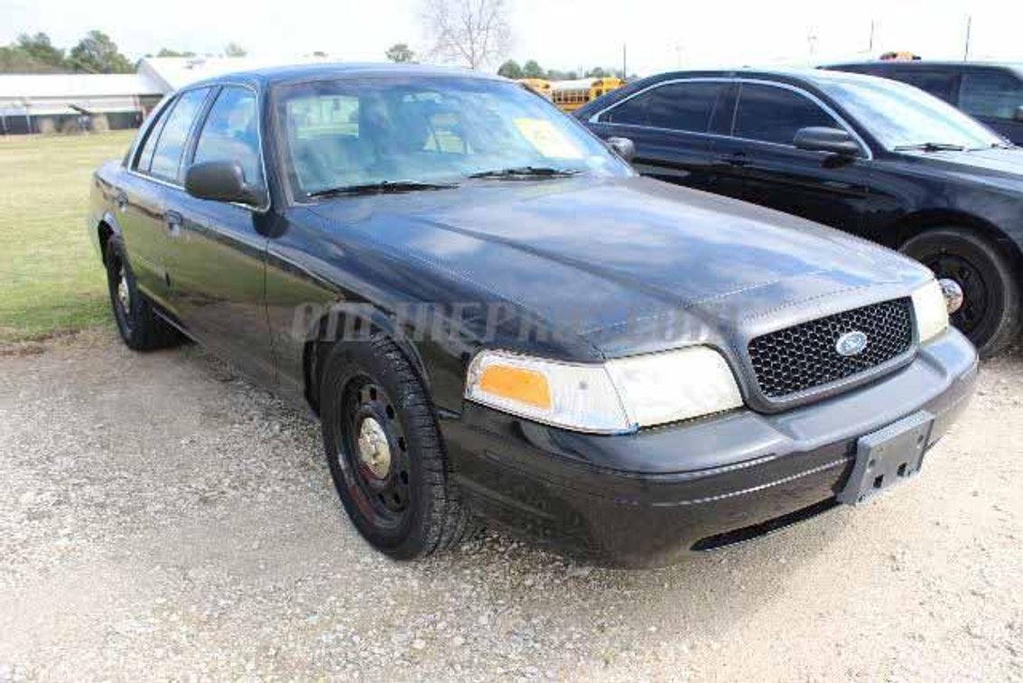(1) 2008 Ford Sedan Vin #3070