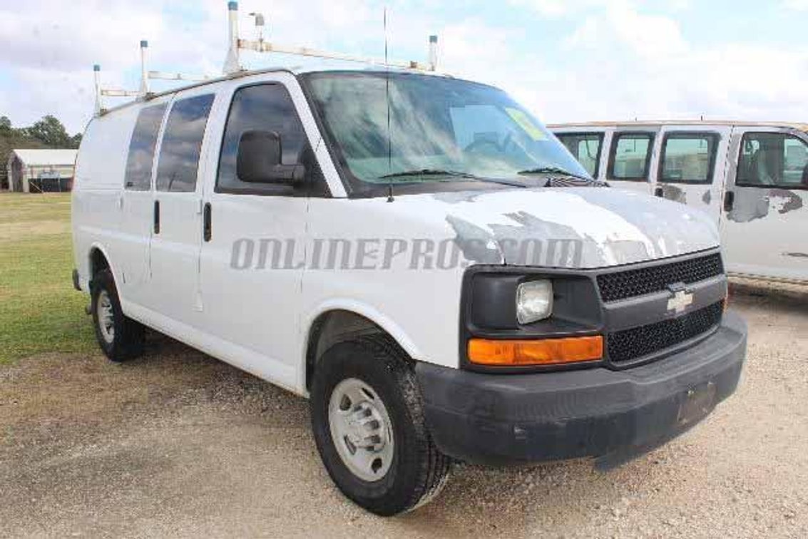 (1) 2007 Chevrolet Cargo Van Vin #6431