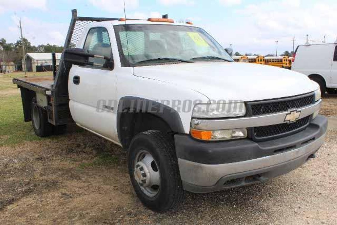 (1) 2002 Chevrolet Flatbed Truck Vin #4359