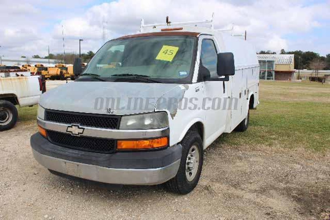 (1) 2008 Chevrolet Utility Van Vin #3267