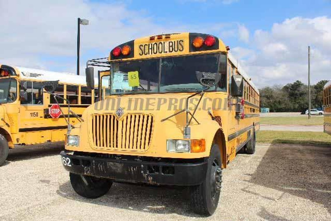 (1) 2002 International School Bus Vin #6864 - Will Need To Be Towed