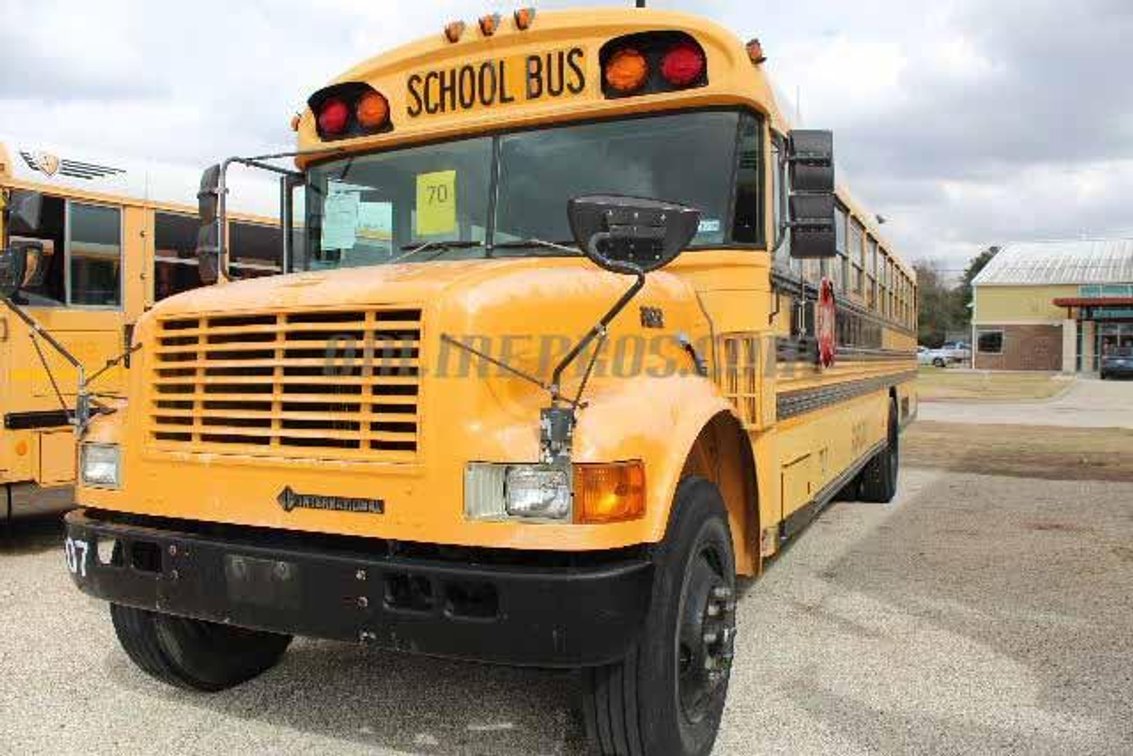 (1) 1998 International Bluebird School Bus Vin #1486 - Will Need To Be Towed
