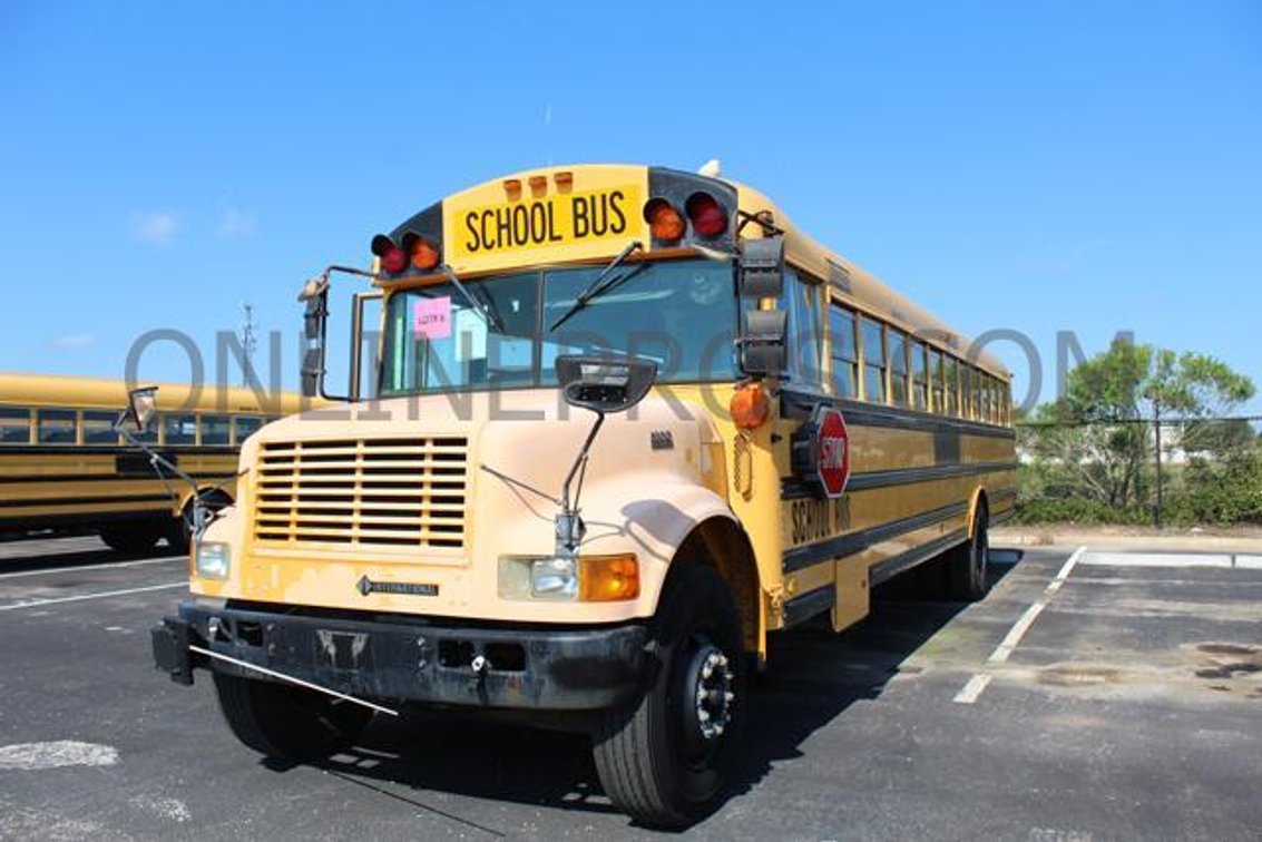 (1) 1998 International Bus Vin #0423