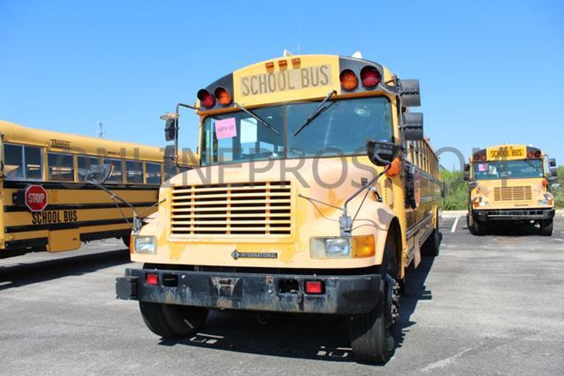 (1) 1998 International Bus Vin #0425