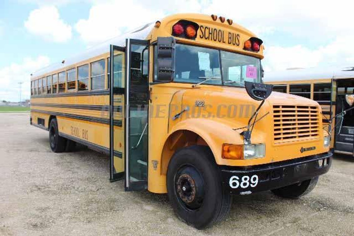 (1) 1998 International Bus Vin #1475