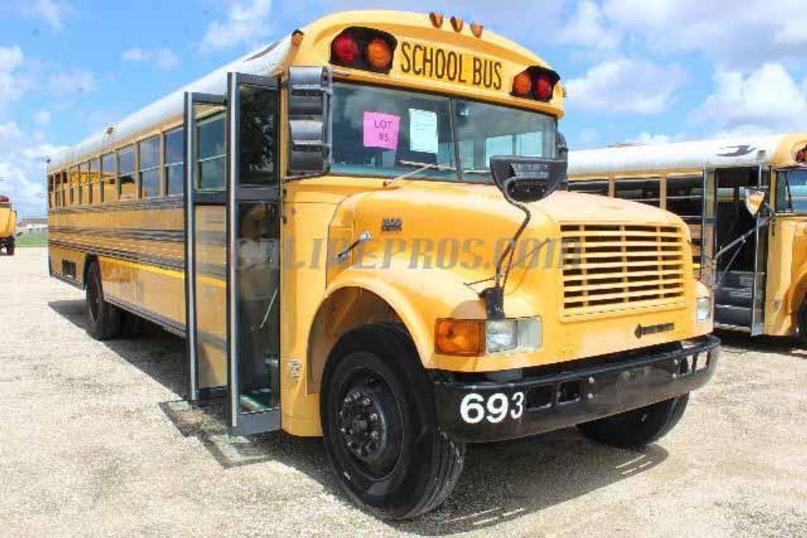 (1) 1998 International Bus Vin #1469