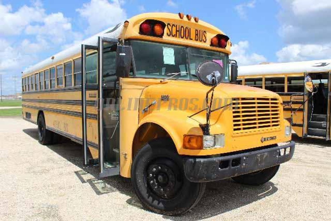 (1) 2000 International Bus Vin #5516