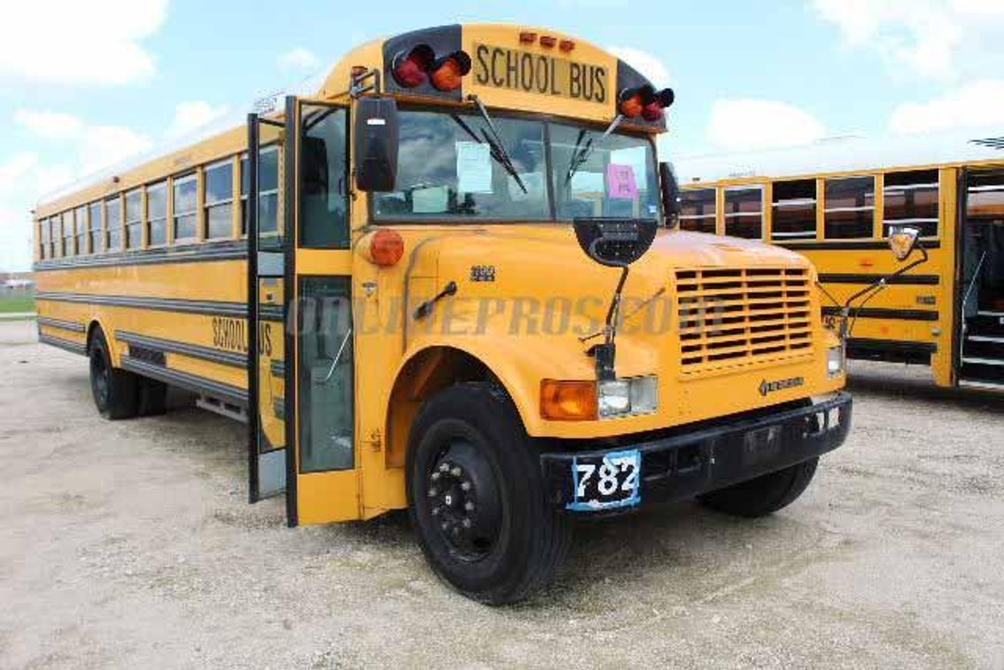 (1) 2000 International Bus Vin #0157