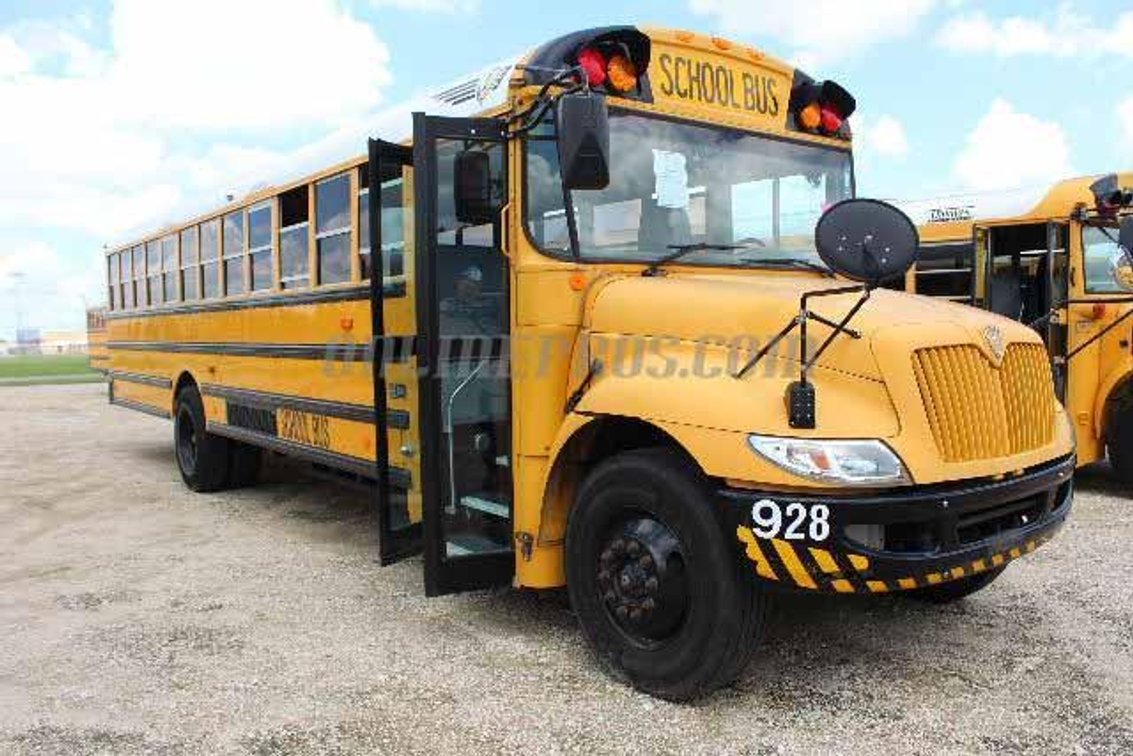(1) 2005 IC Bus Vin #5816