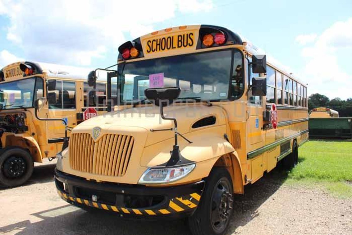 (1) 2008 International Bus Vin #1439