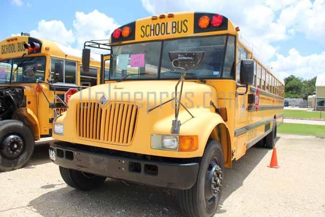 (1) 2002 International Bus Vin #6877 - Needs To Be Towed