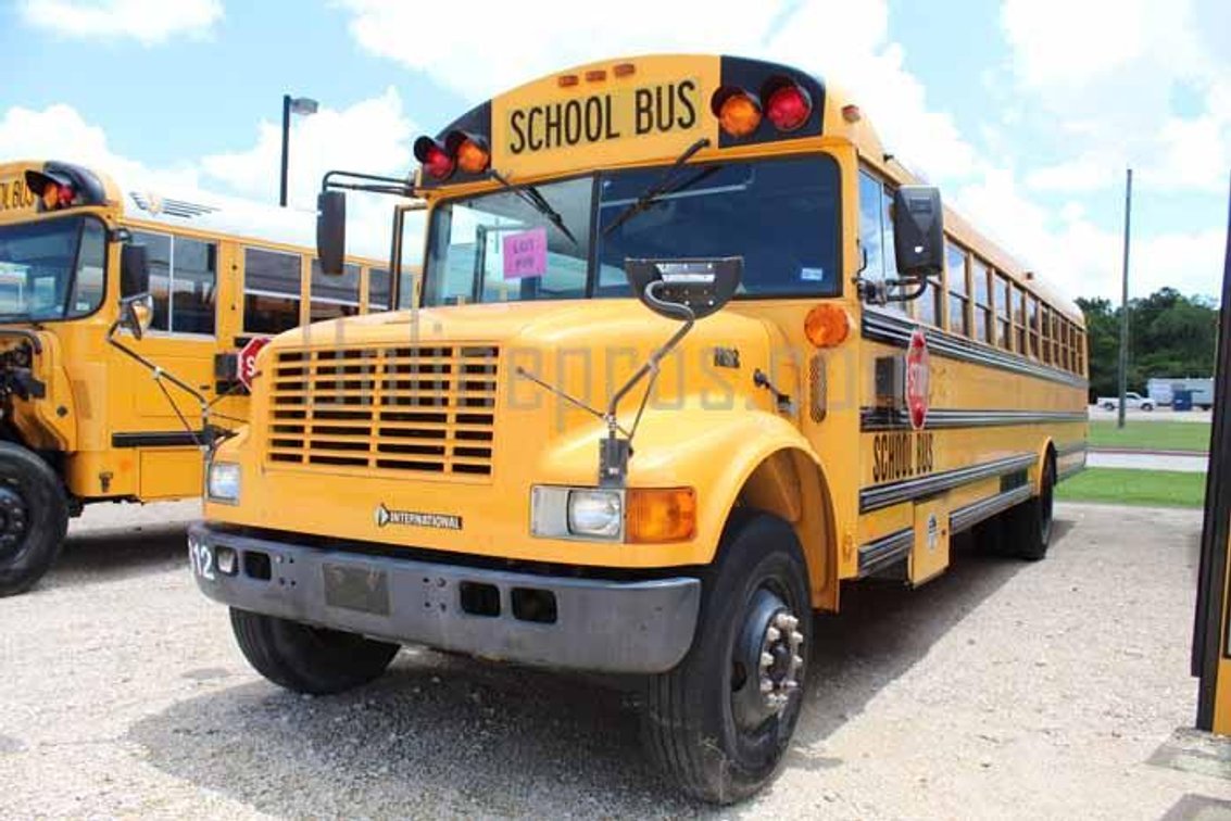 (1) 2000 International Thomas Bus Vin #0148 - Needs To Be Towed