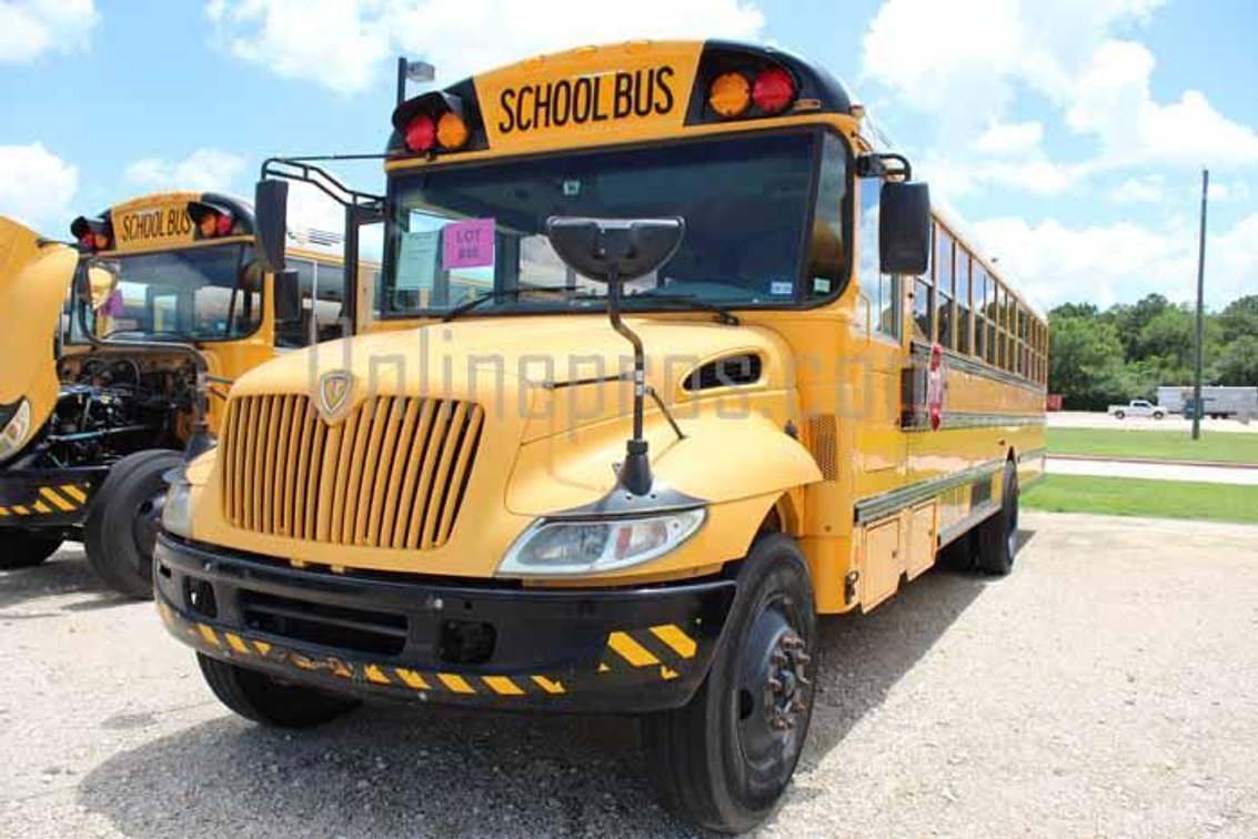 (1) 2006 International Bus Vin #9821 - Needs To Be Towed