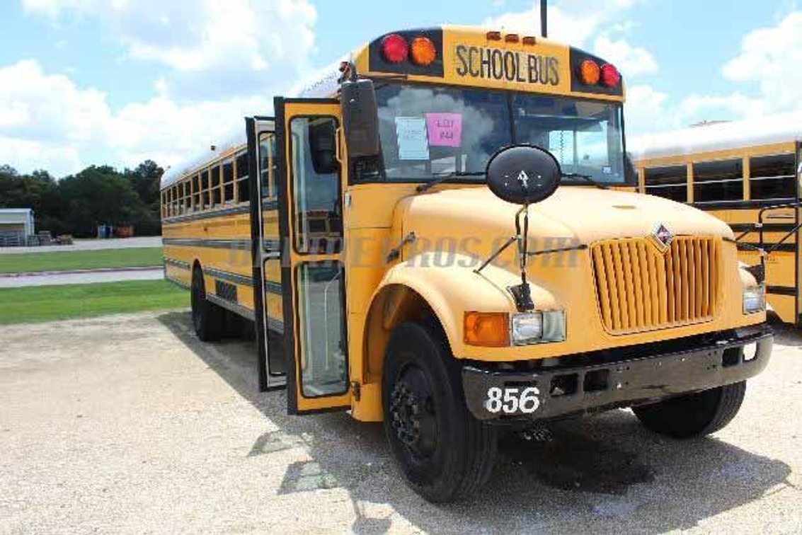 (1) 2002 International Bus Vin #6843 - Needs To Be Towed