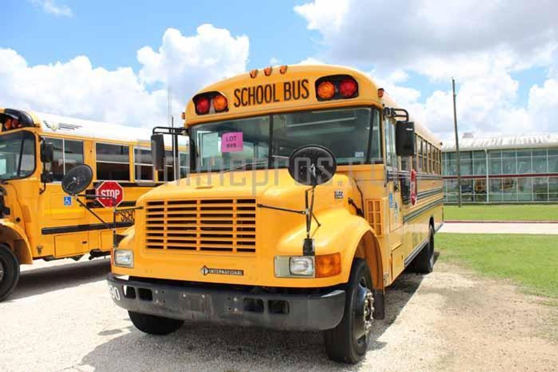 (1) 2001 International Bus Vin #0184 - Needs To Be Towed